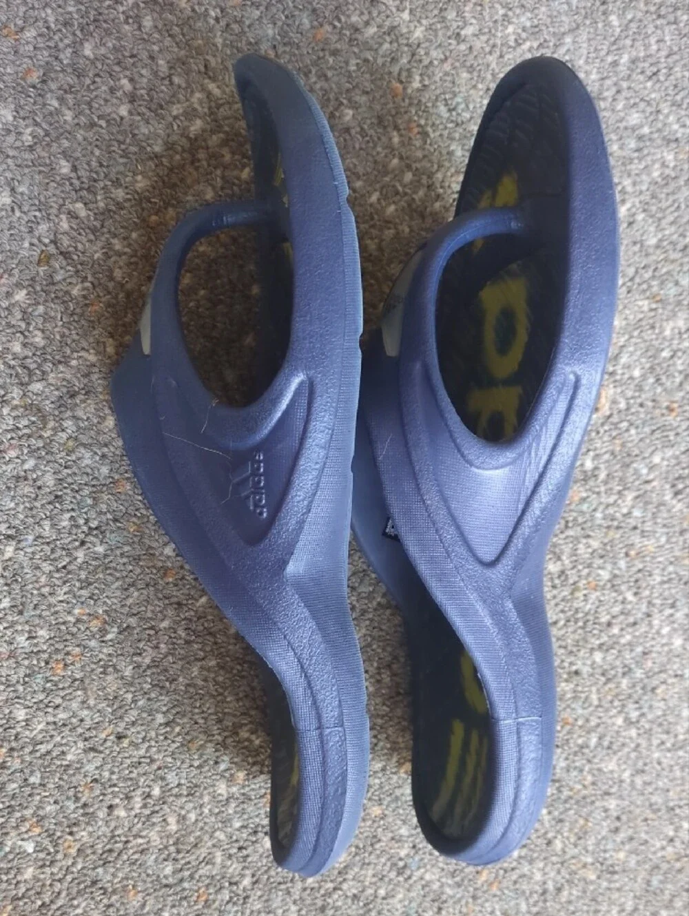 Adidas Men'sNavy Blue Flip Flop Sandals with Yellow Insole Graphics Size 7